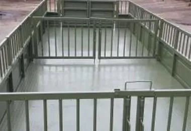 Новая модель полуприцепа для перевозки свиней